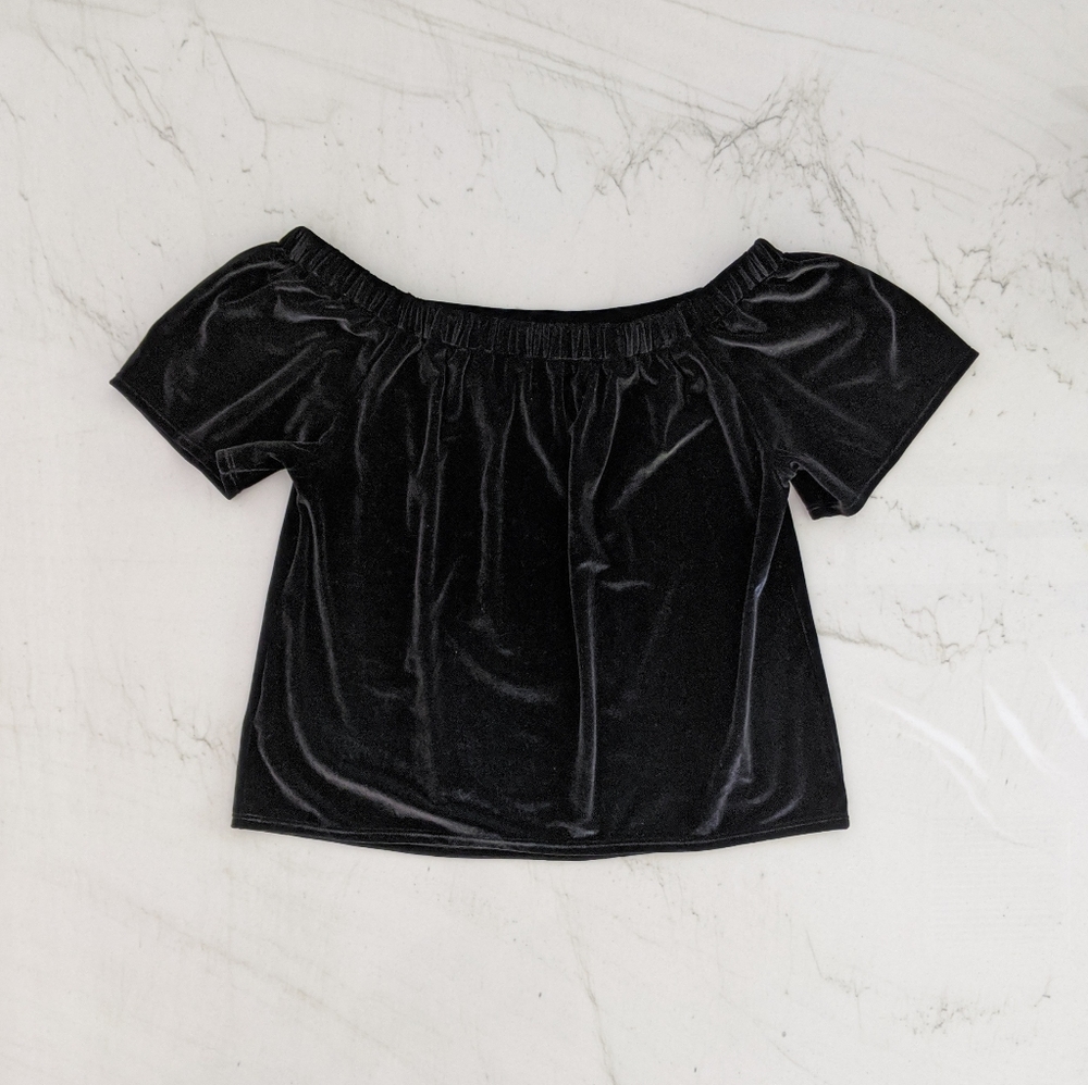 A&F | Black Velvet Off-Shoulder Blouse